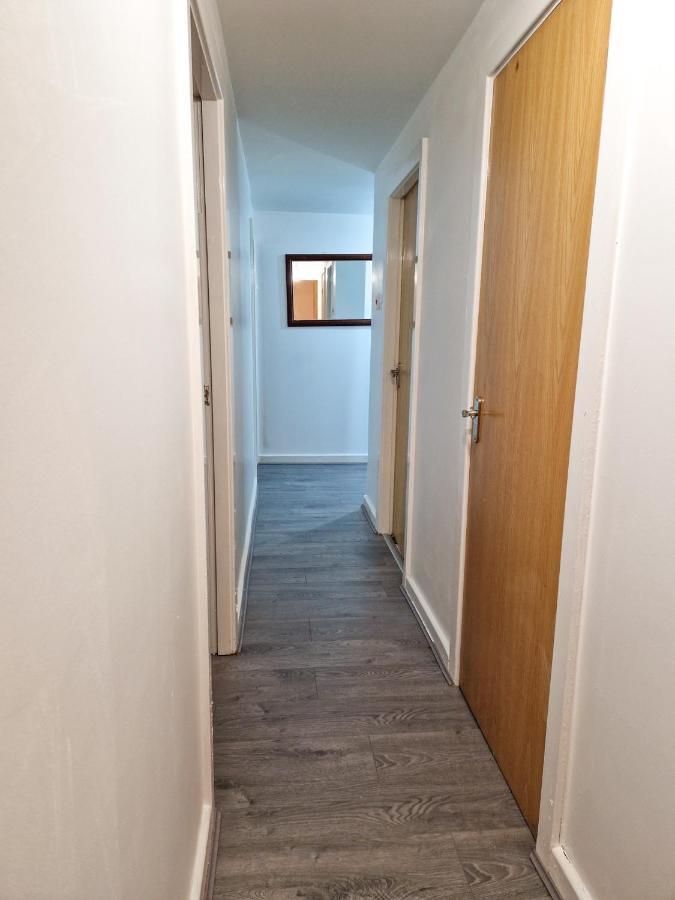 Spacious Apartment For Holiday And Contractor Groups In Salford - Private Parking - By Nmb Serviced Accommodation 맨체스터 외부 사진