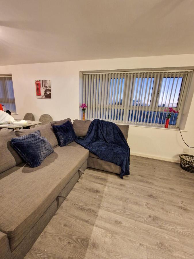 Spacious Apartment For Holiday And Contractor Groups In Salford - Private Parking - By Nmb Serviced Accommodation 맨체스터 외부 사진